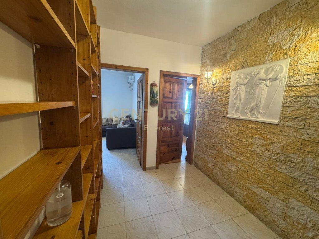 Rruga Fortuzi, Japim Apartamet 3+1 Per Qira