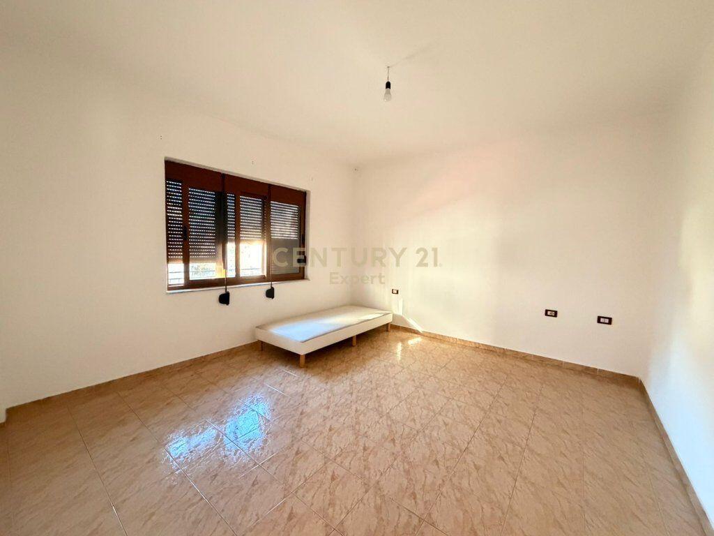 Affittasi villa su 4 piani vicino a Globe Center