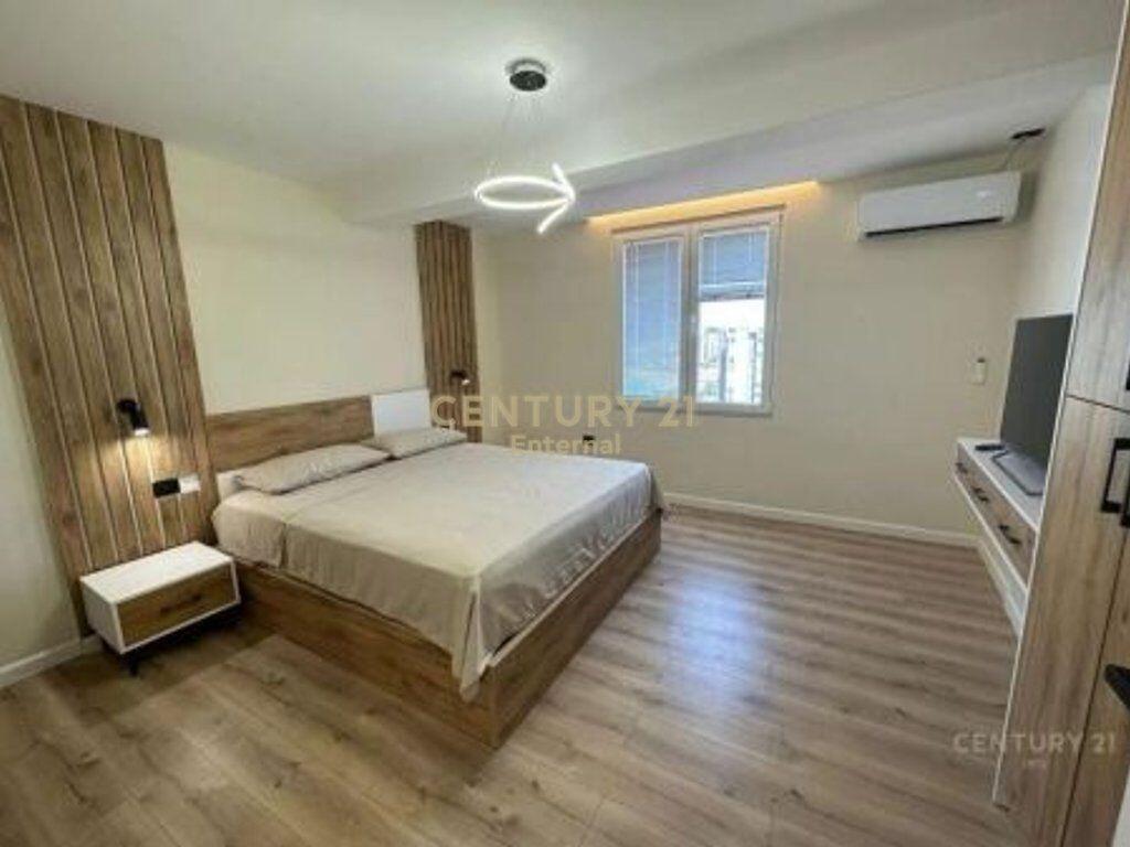 Apartment 1+1 for rent at Pazari i Ri 800 € /Month