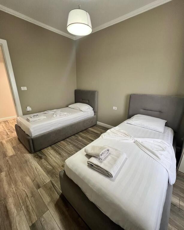 🏠 Apartment 2+1 for sale in Neighborhood 7, near the former Municipality, Korçë!