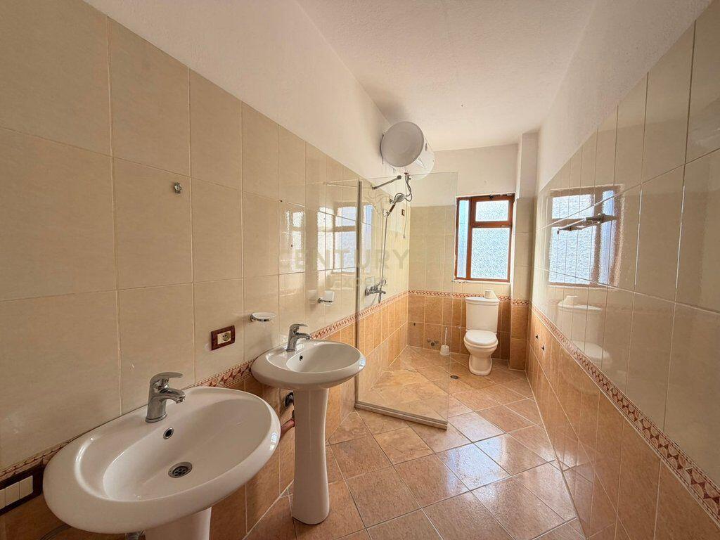 Affittasi villa su 4 piani vicino a Globe Center