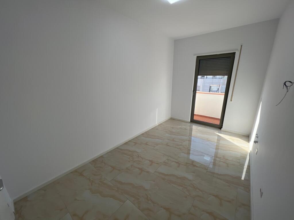 📣 QERA Apartament 3+1 Me 2 Tualete Dhe Ballkon 📍 Kompleksi Tower Bridge, Prane Komisariatit Nr. 4 ✨