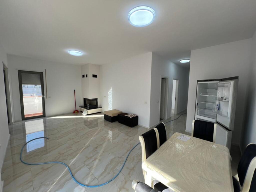 📣 QERA Apartament 3+1 Me 2 Tualete Dhe Ballkon 📍 Kompleksi Tower Bridge, Prane Komisariatit Nr. 4 ✨ 💶 Cmimi 600 Euro