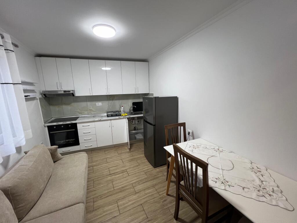 🏠 Appartamento 1+1 in affitto al Viale Zogu i Parë! 📍 Centro