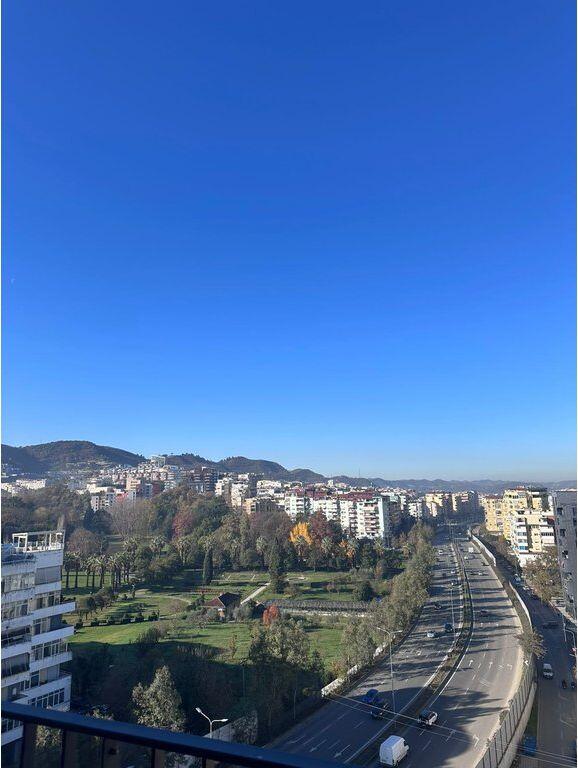 Vendesi appartamento 3+1+2 +2 posti auto LakeView
