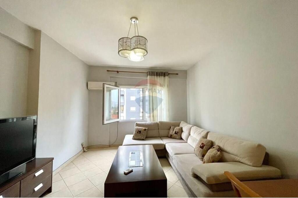 🏢 APARTMENT 2+1+2 FOR RENT – Commune of Paris, Tirana