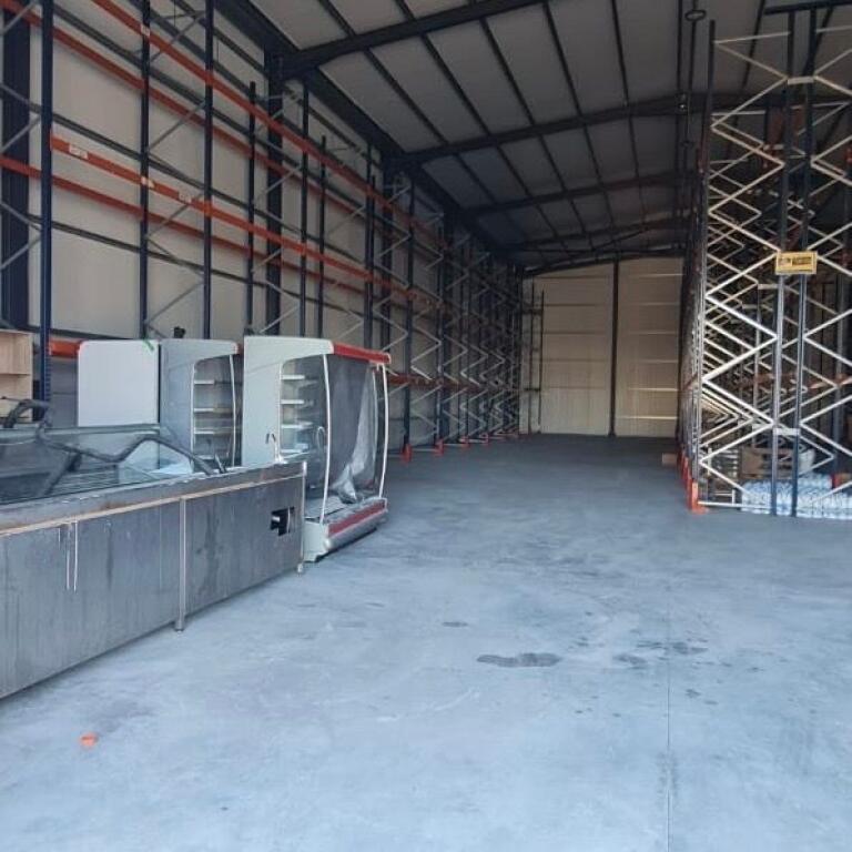 Magazzini in affitto Vorë
