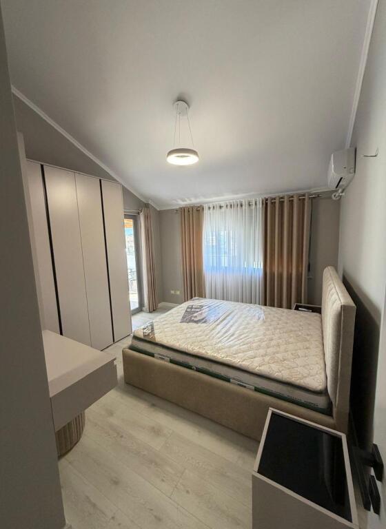 2+1 con veranda, lago secco, 800 euro con parcheggio
