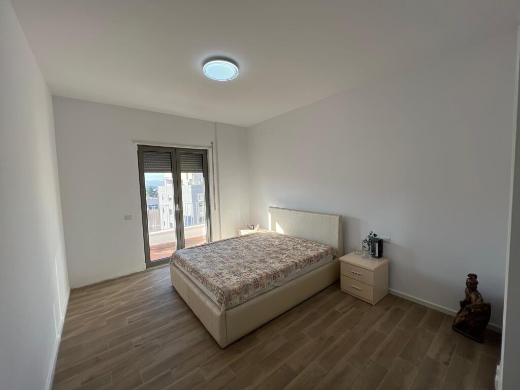 📣 AFFITTO Appartamento 3+1 Con 2 Bagni E Balcone 📍 Complesso Tower Bridge, Vicino Commissariato N. 4 ✨   🏢 Nuova Costruzione  🪜 7° Piano (Con Ascensore)   💶 Prezzo 600 Euro  🅿️ Possibilità Di Parcheggio Con Pagamento Extra