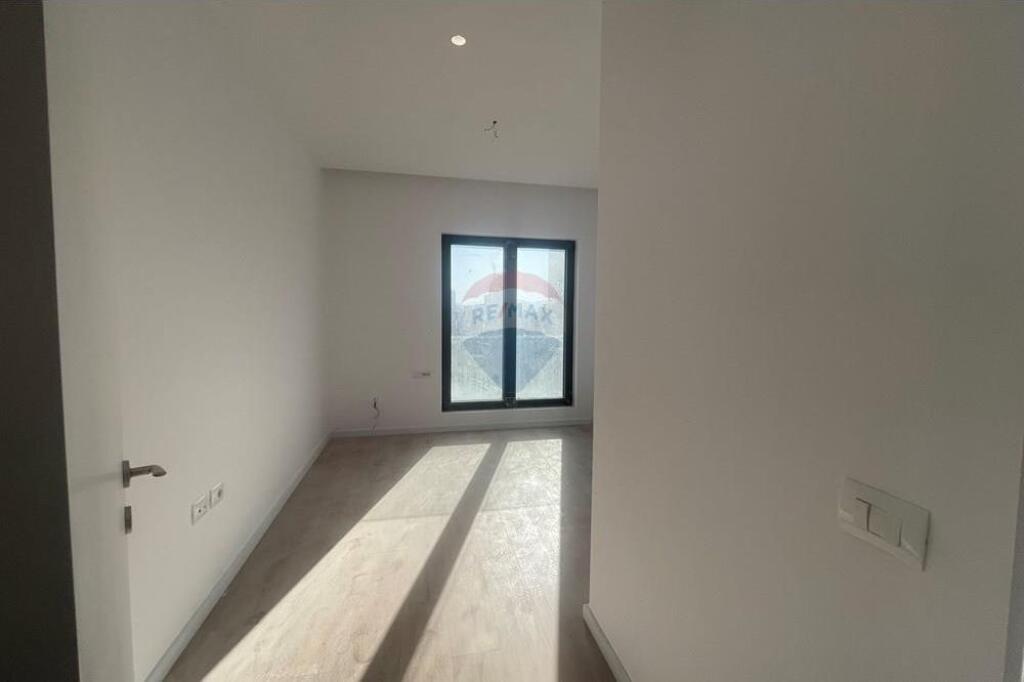 Apartament 2+1+2 ne shitje te Rruga e Barrikadave!