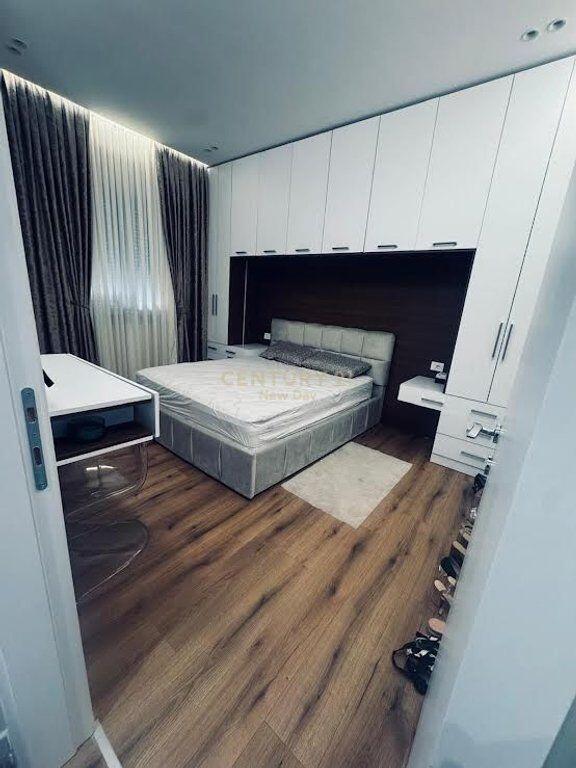 Shitet Apartament 3+1 + Post Parkimi – tek Rezidenca Kodra e Diellit 2. Okazion!!