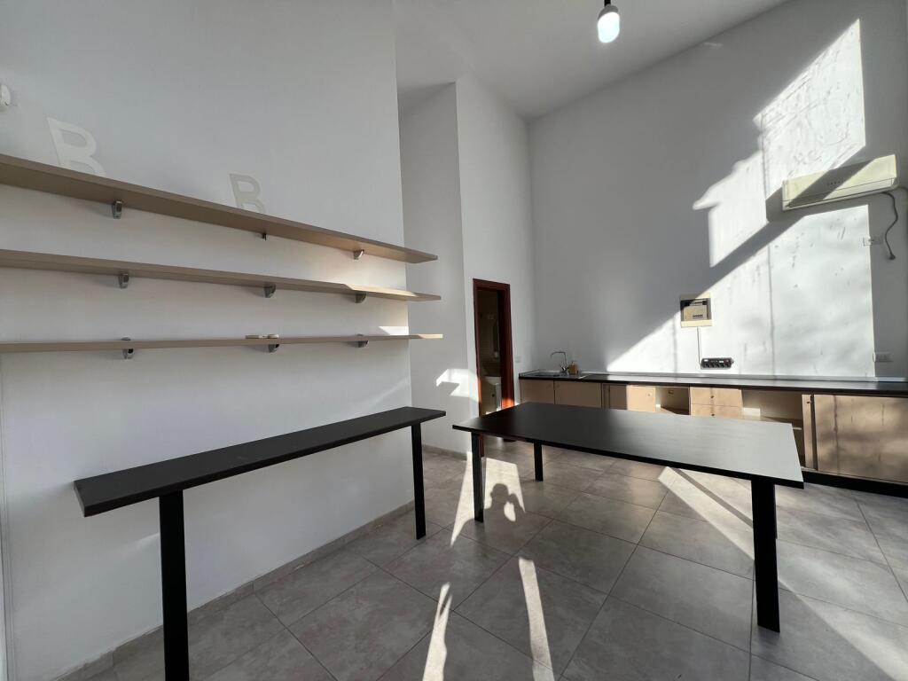 Premises for rent - Dry Lake