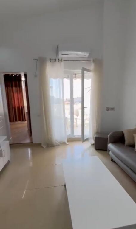 Duplex 2+1 in affitto Kodra e diellit, vicino al mercato cok Prezzo: 500 mila leke