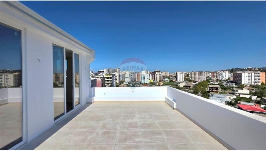 Attico di Lusso in Vendita – Lungomare, Vlorë