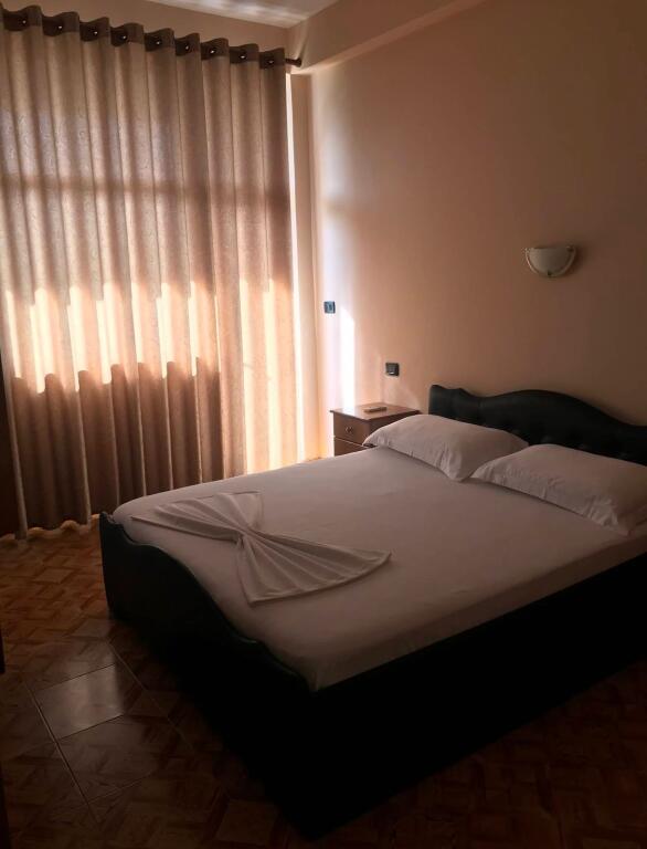 HOTEL IN AFFITTO 950 M2 FIER 3000 EURO