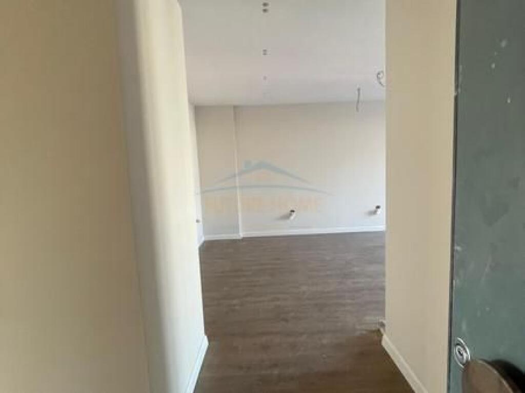 Shitet, Apartament 2+1+2, Jordan Misja, Tiranë