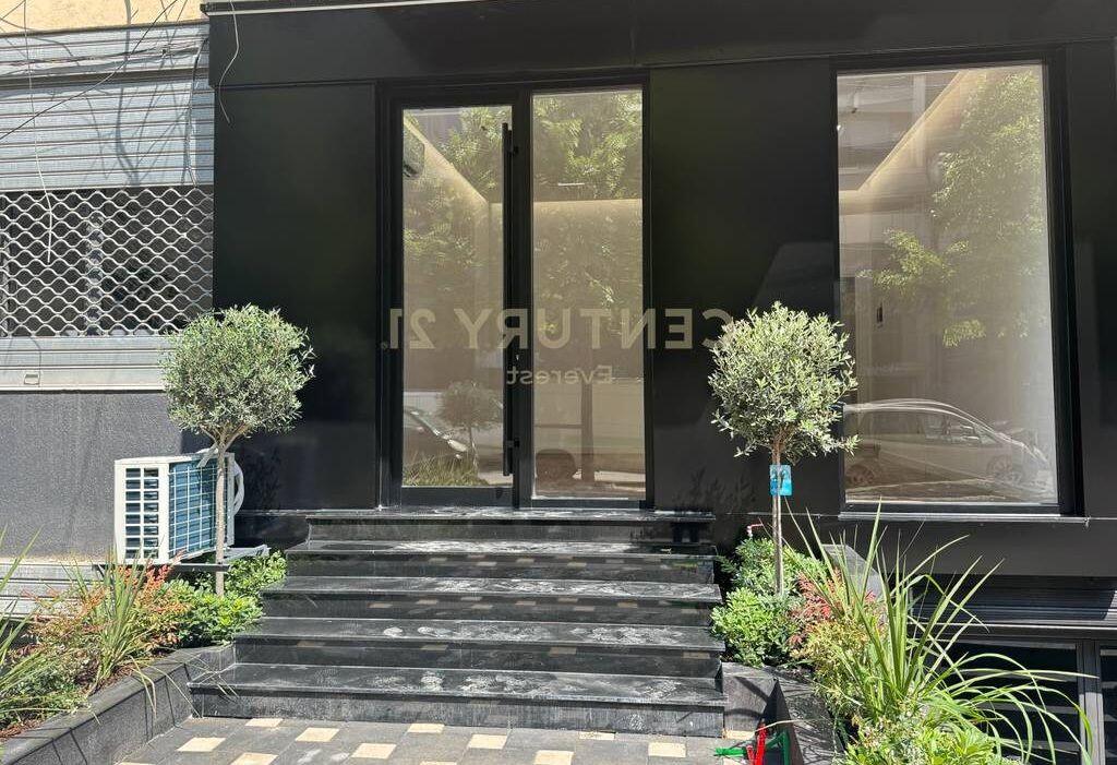 COMMERCIAL SPACE FOR RENT NEAR SQUARE 21