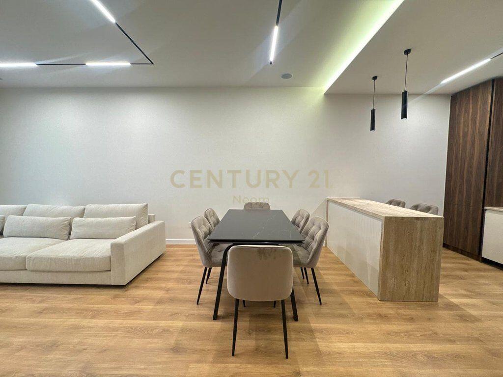 AFFITTO, APPARTAMENTO PREMIUM 2+1+2+CORTILE con POSTO AUTO ‼️ 2.200 € /Mese Sup. Totale 124m2