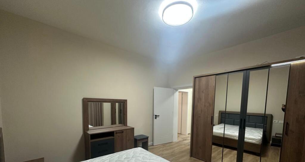 APARTAMENT PER QIRA 2+1 ME POST PARKIMI NE SAUK I RI!