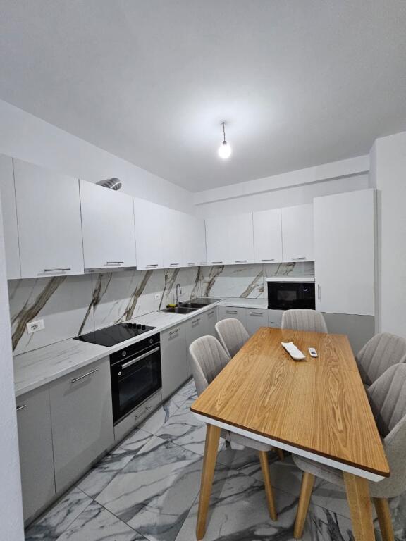 JEPET APARTAMENT ME QIRA 2+1 YZBERISHRT , GRAND GAERY