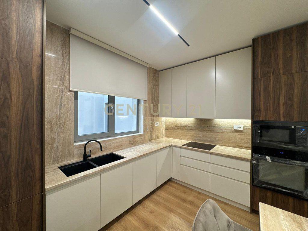AFFITTO, APPARTAMENTO PREMIUM 2+1+2+CORTILE con POSTO AUTO ‼️ 2.200 € /Mese Sup. Totale 124m2