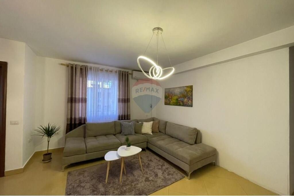 Apartment for rent 2+1 at Zogu I Boulevard, behind the Opera