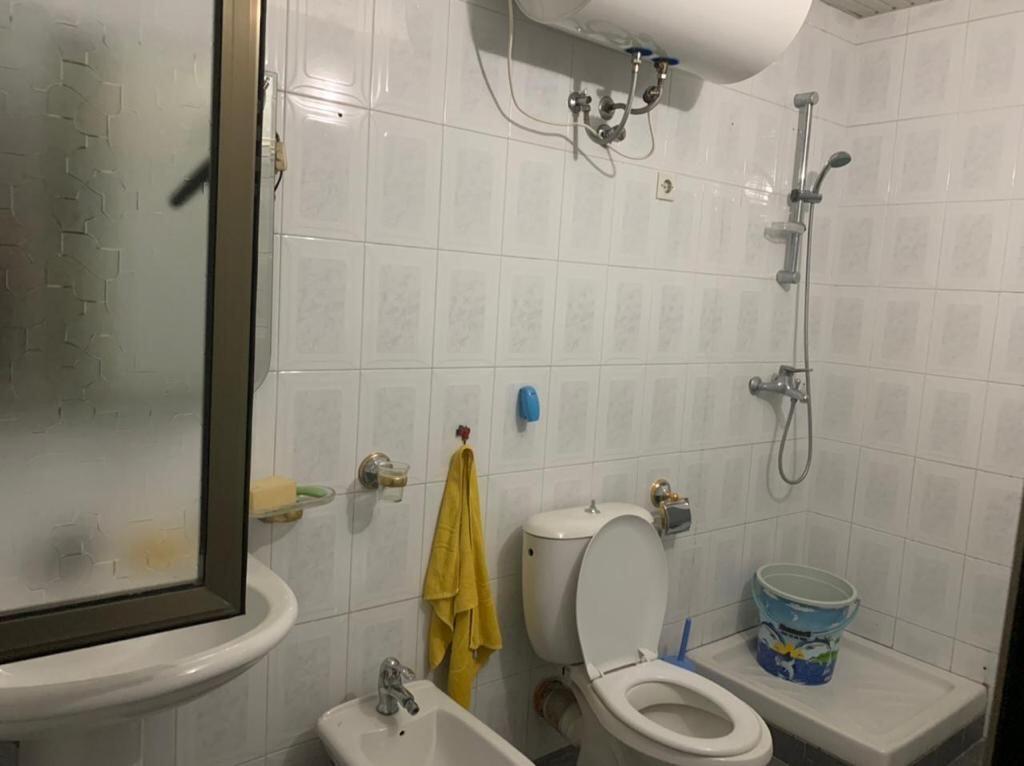 JEPET ME QIRA | Apartament 2+1+ 2 – Rruga Fortuzi, Tiranë