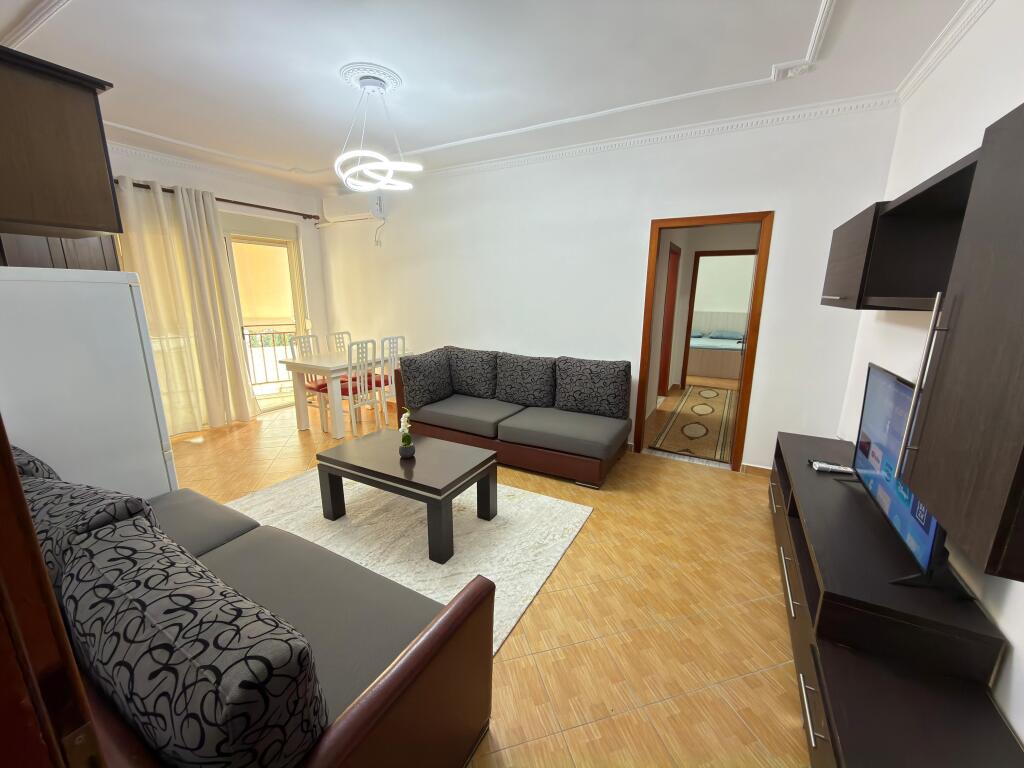 🏡 Appartamento 2+1+2 in affitto 📍 Fresk, Via Shefqet Kuka, vicino all'Istituto di Fisica Nucleare💶 Prezzo: 40.000 lek al mese