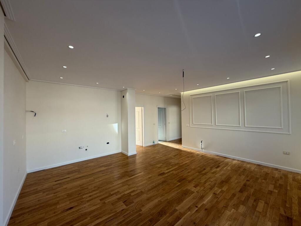 Apartament 2+1 per shitje ne Shkoze