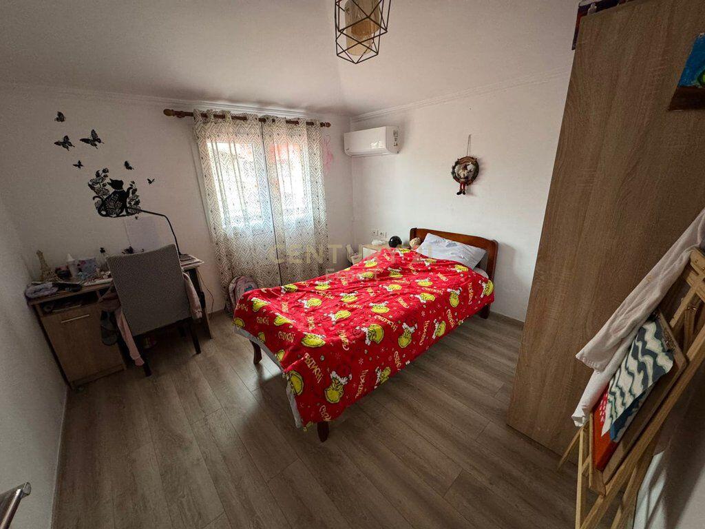 QERA APARTAMENT 3+1+2 PRANE FAKULTETIT EKONOMIK
