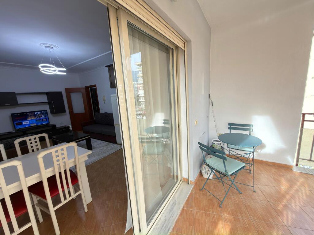 🏡 Appartamento 2+1+2 in affitto 📍 Fresk, Via Shefqet Kuka, vicino all'Istituto di Fisica Nucleare💶 Prezzo: 40.000 lek al mese