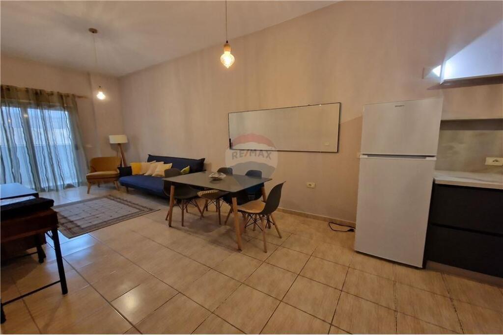 Apartament 1+1 me Qera Ujë i Ftohtë, Vlorë
