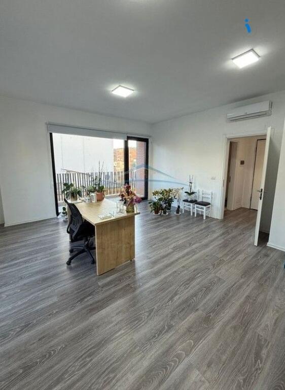 Shitet, Apartament 1+1+Post parkimi, Rruga Qemal Stafa, Tiranë