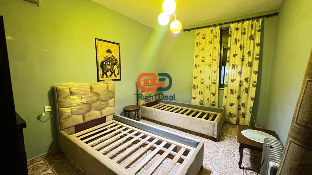 Ne Laprake, Jepet Me Qira Apartament 2+1 I Mobiluar!!!