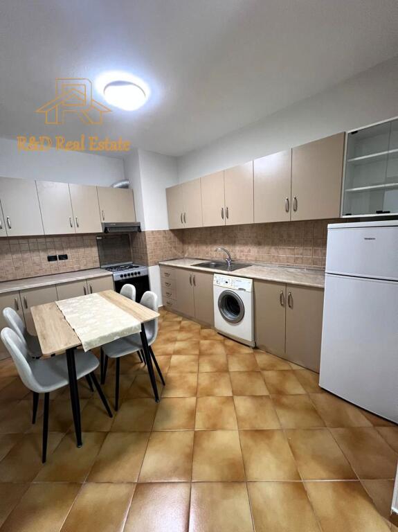 Apartament i ri me Qera Prane Shkolles Petro Nini