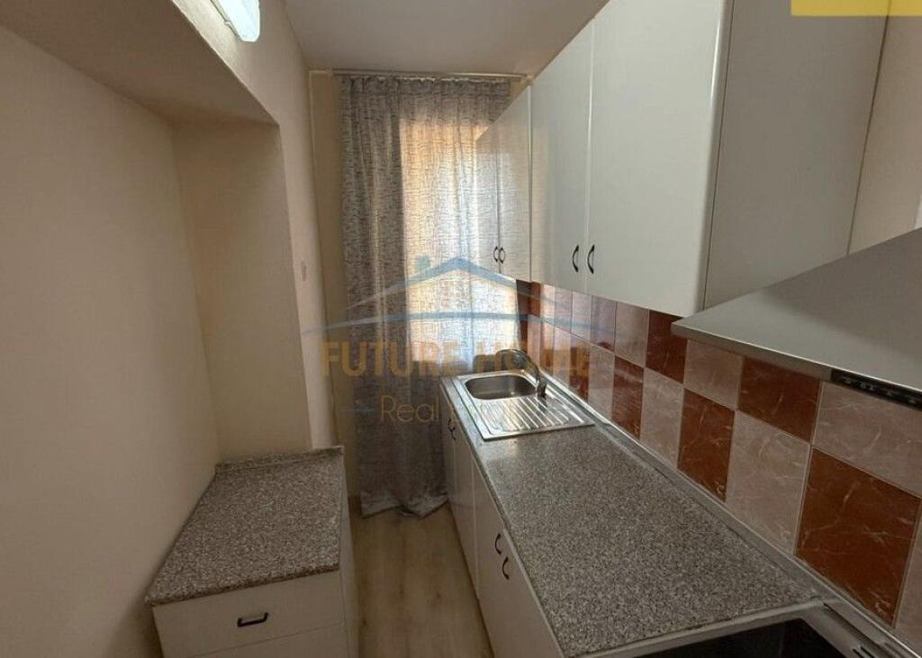 Affitto, Appartamento 2+1, Mercato Elettrico, Tirana.