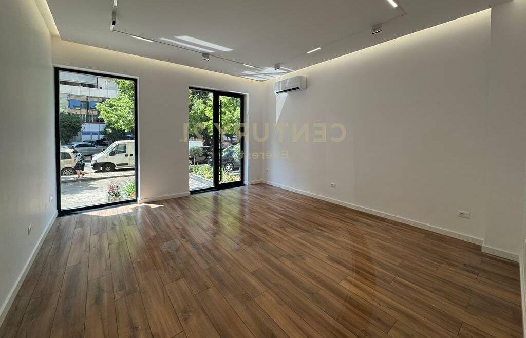 COMMERCIAL SPACE FOR RENT NEAR SQUARE 21