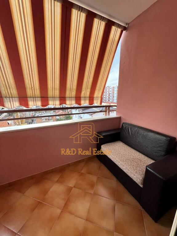 Apartament i ri me Qera Prane Shkolles Petro Nini