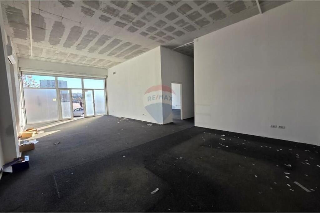COMMERCIAL SPACE FOR RENT AT THE TERMINAL!