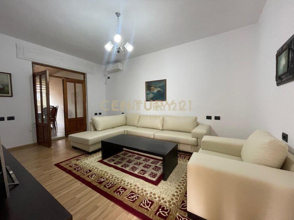 Via Dibres, Affittiamo appartamento 1+1
