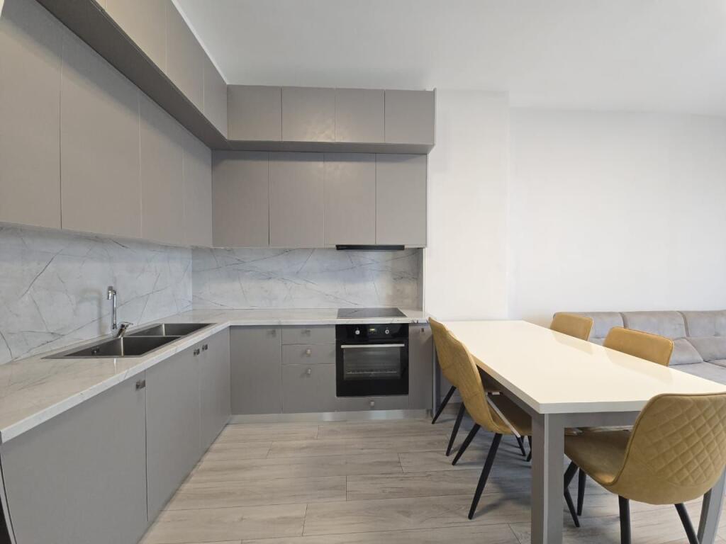 🏠 Apartament 1+1 me Qira – Komuna e Parisit
