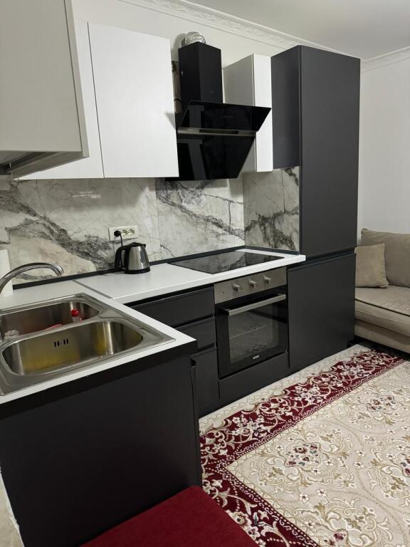 For rent Apartment 1+1, Dibra Street, at the united school 430 thousand lek