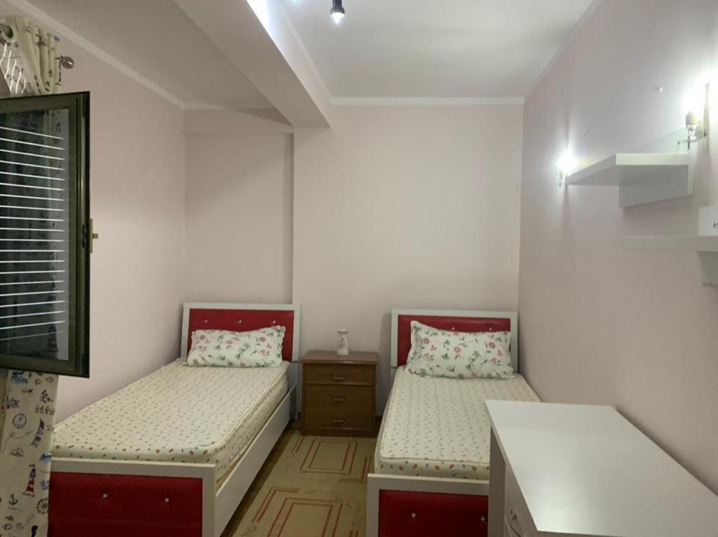 JEPET ME QIRA | Apartament 2+1+ 2 – Rruga Fortuzi, Tiranë