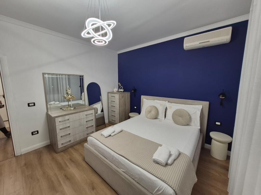 1+1, arredato di lusso vicino al liceo Partizani, 500 euro, anche per bnb