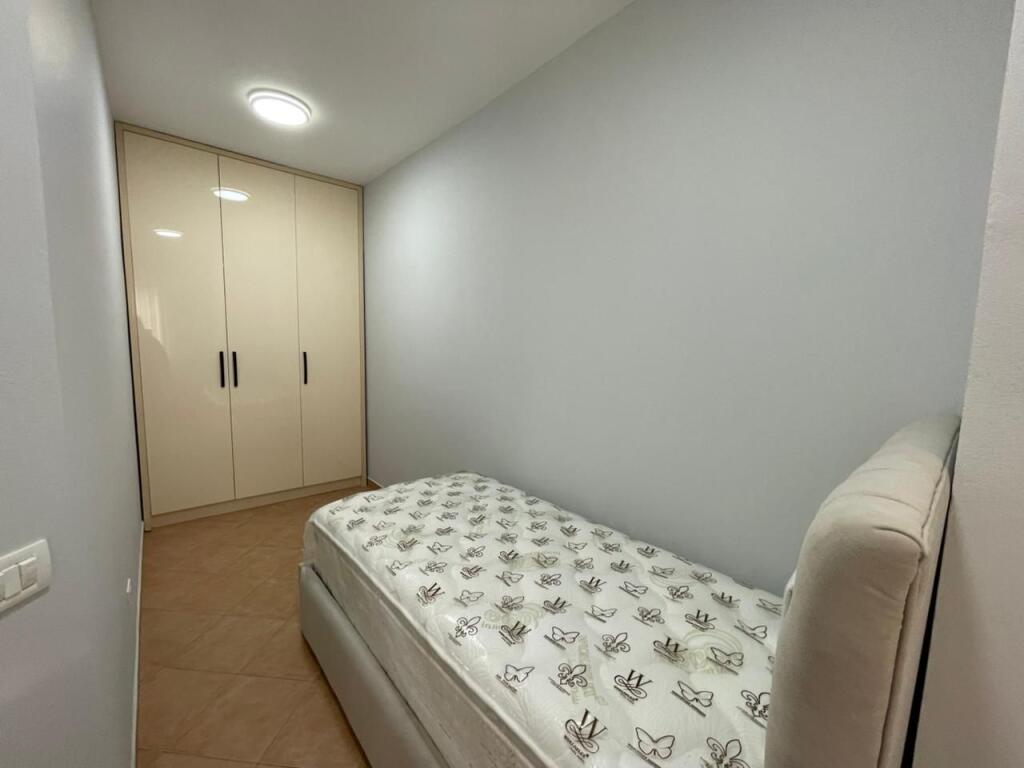 Appartamento moderno 2+1 in affitto in Via Kavaja!