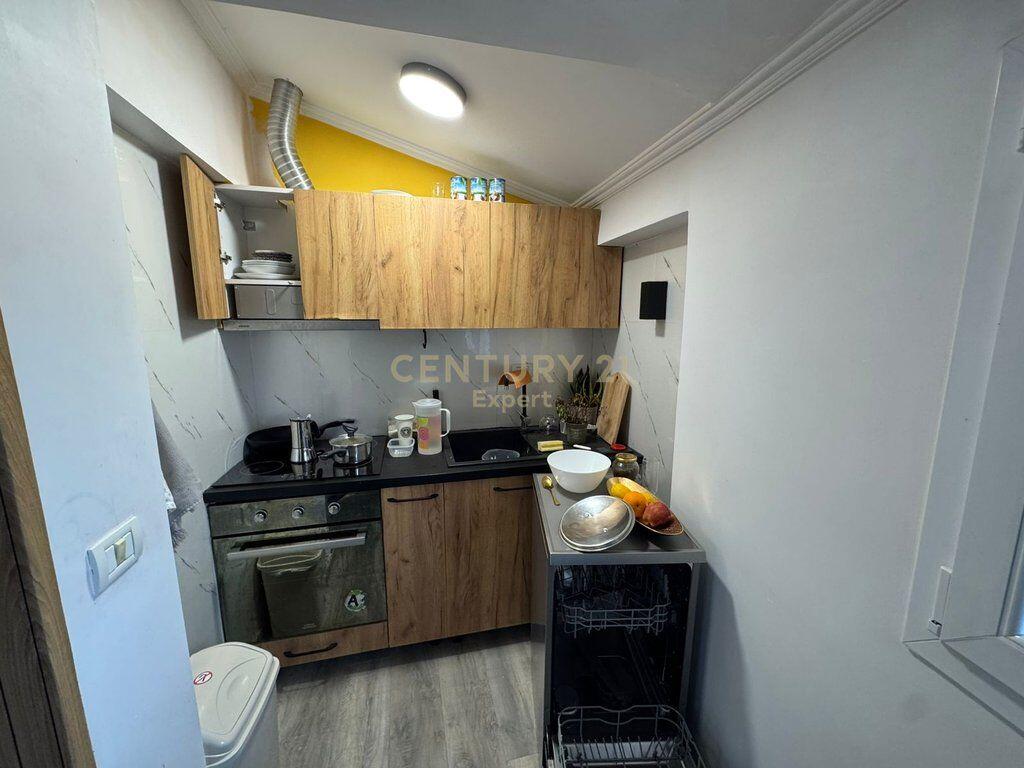QERA APARTAMENT 3+1+2 PRANE FAKULTETIT EKONOMIK