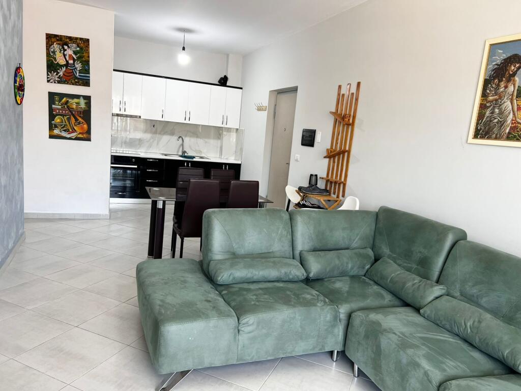 Shitet Apartament 1+1 prane BKT - Orikum, Vlore