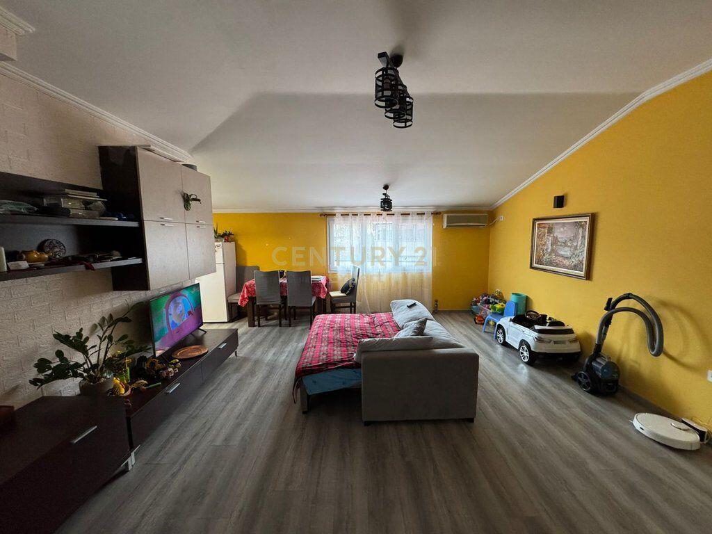 QERA APARTAMENT 3+1+2 PRANE FAKULTETIT EKONOMIK