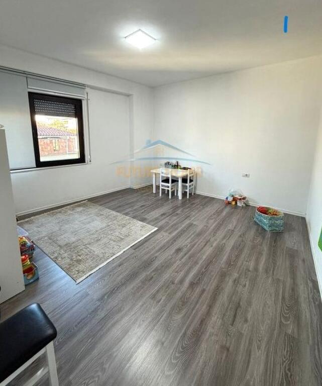 Shitet, Apartament 1+1+Post parkimi, Rruga Qemal Stafa, Tiranë