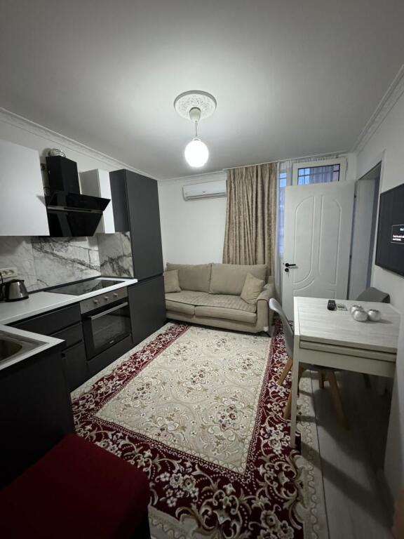 For rent Apartment 1+1, Dibra Street, at the united school 430 thousand lek